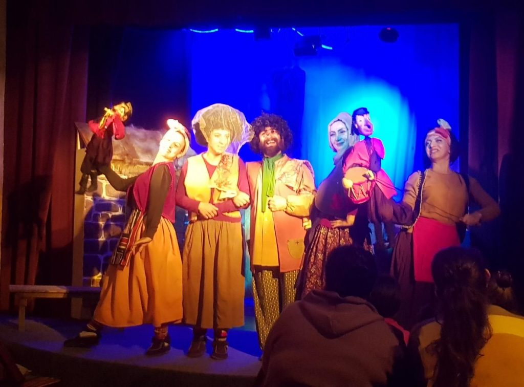 Ensemble des Puppentheaters im armenischen Gyumri