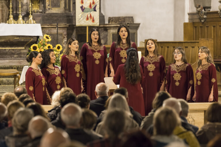 Geghard Vocalensemble beginnt das Konzert