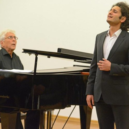Robert Amirkhanyan beim Konzert in Lorsch, hier mit Gurgen Baveyan